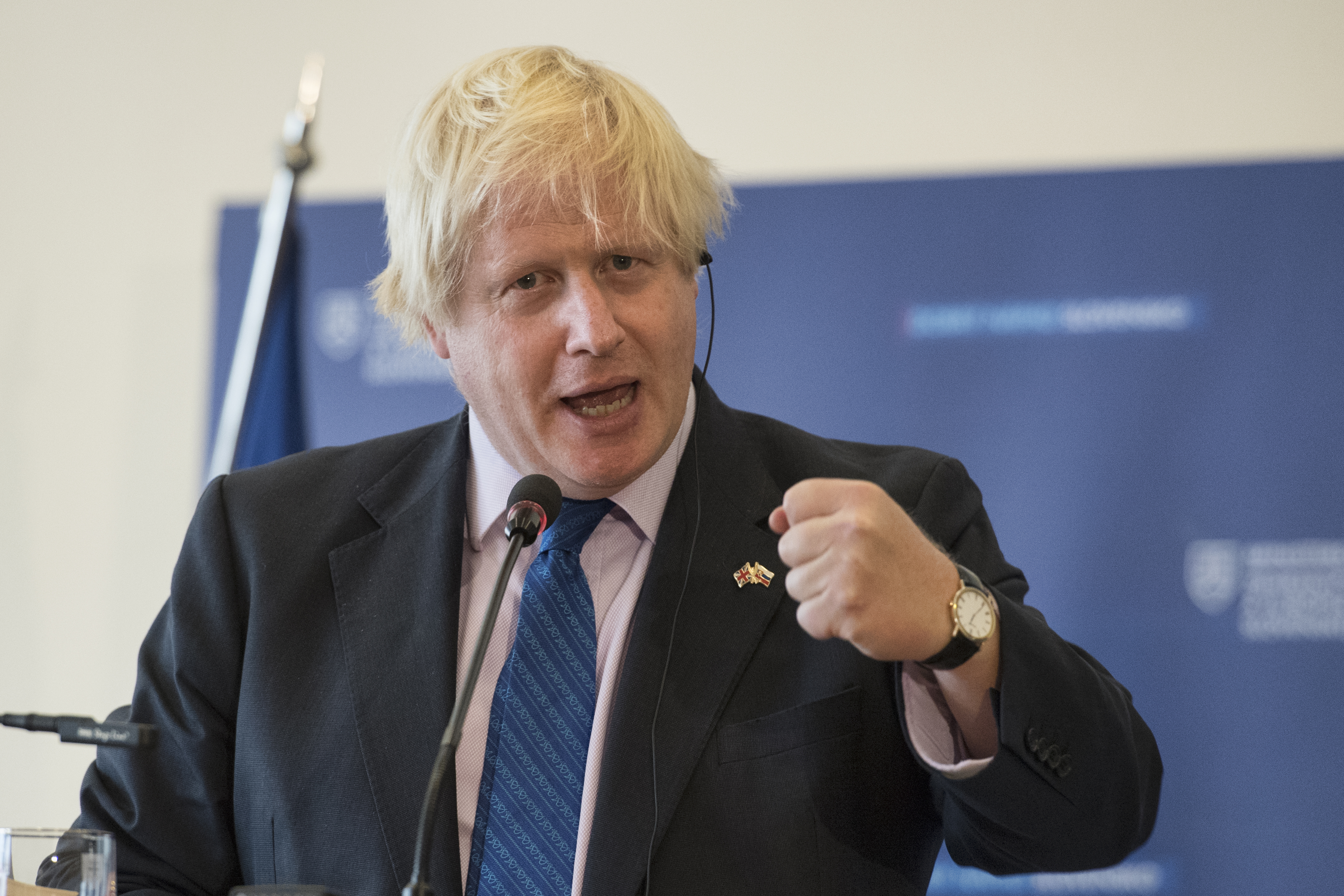 Джонсън уточни, че Великобритания ще помисли за нови ”санкции и други мерки” срещу Русия