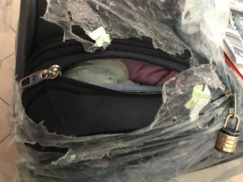 Пътничка: Турските авиолинии ми върнаха куфара окраден
