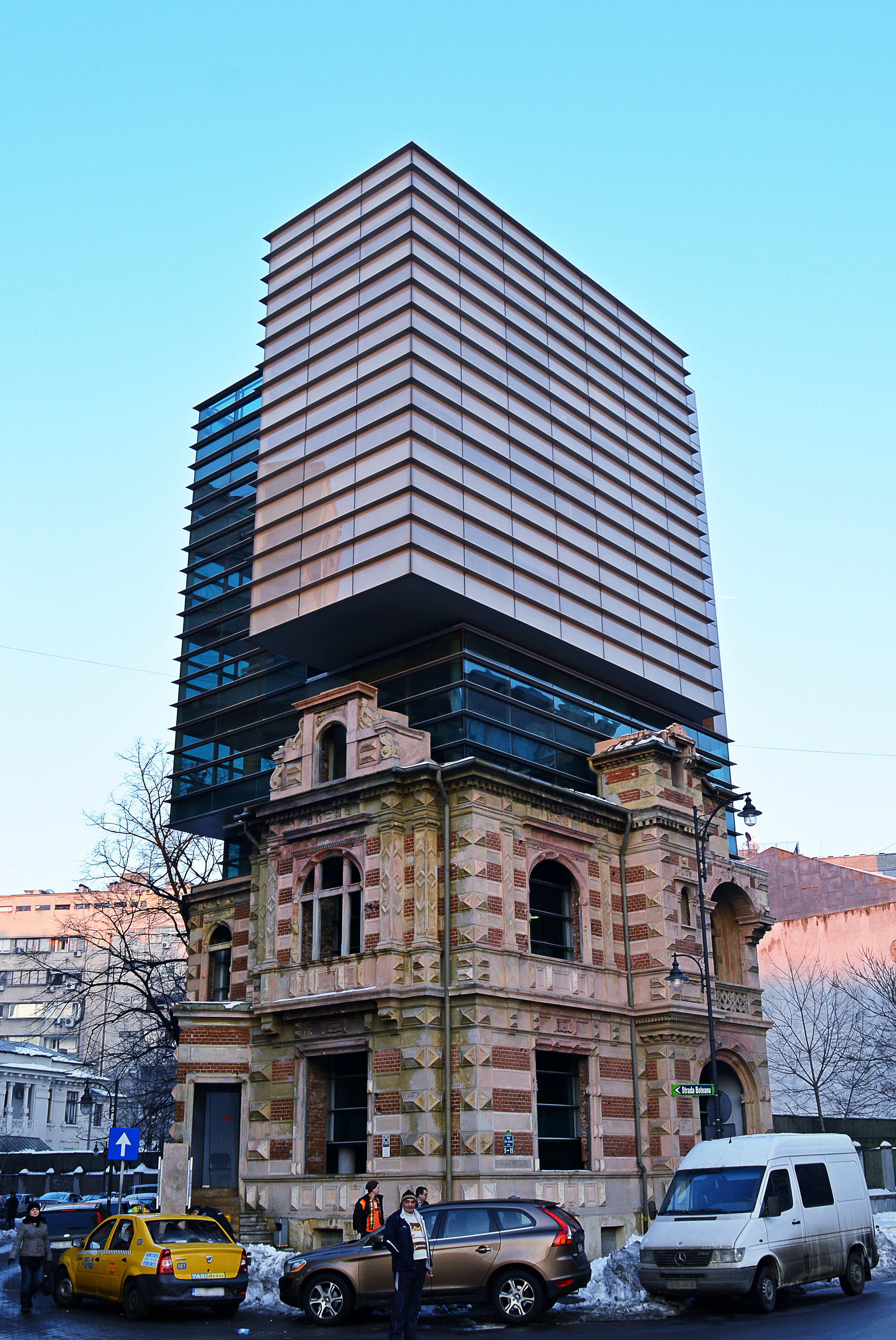 Сградата на Секуритате в Букурещ бе разрушена. Днес е запазена само част от фасадата с модерна надстройка
