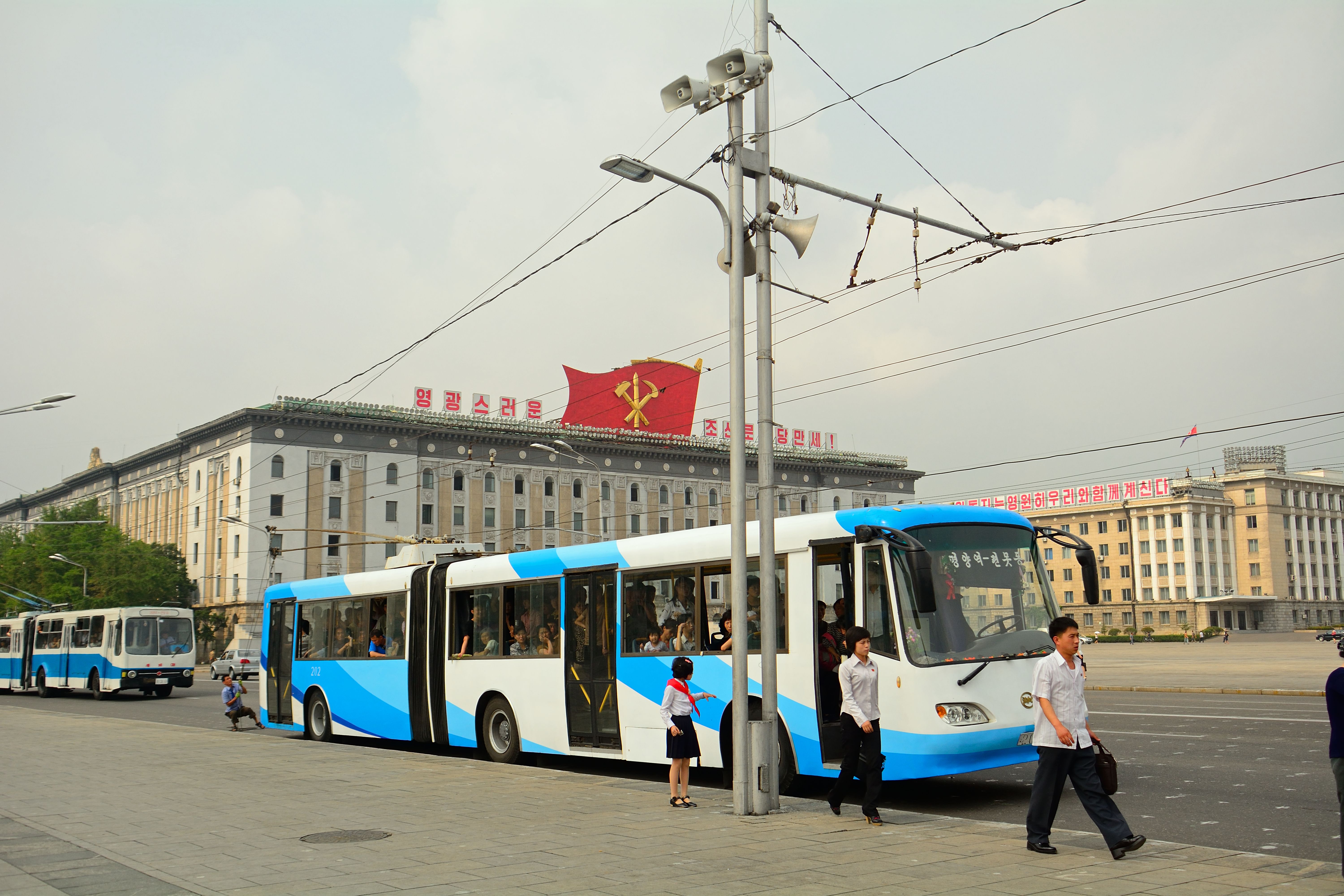 Жителите на Пхенян ще трябва да разчитат на градския транспорт