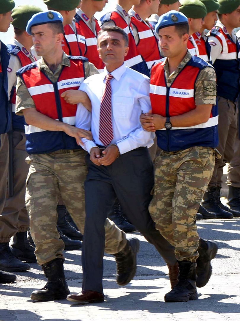 Турция е призована да сложи край на извънредното положение