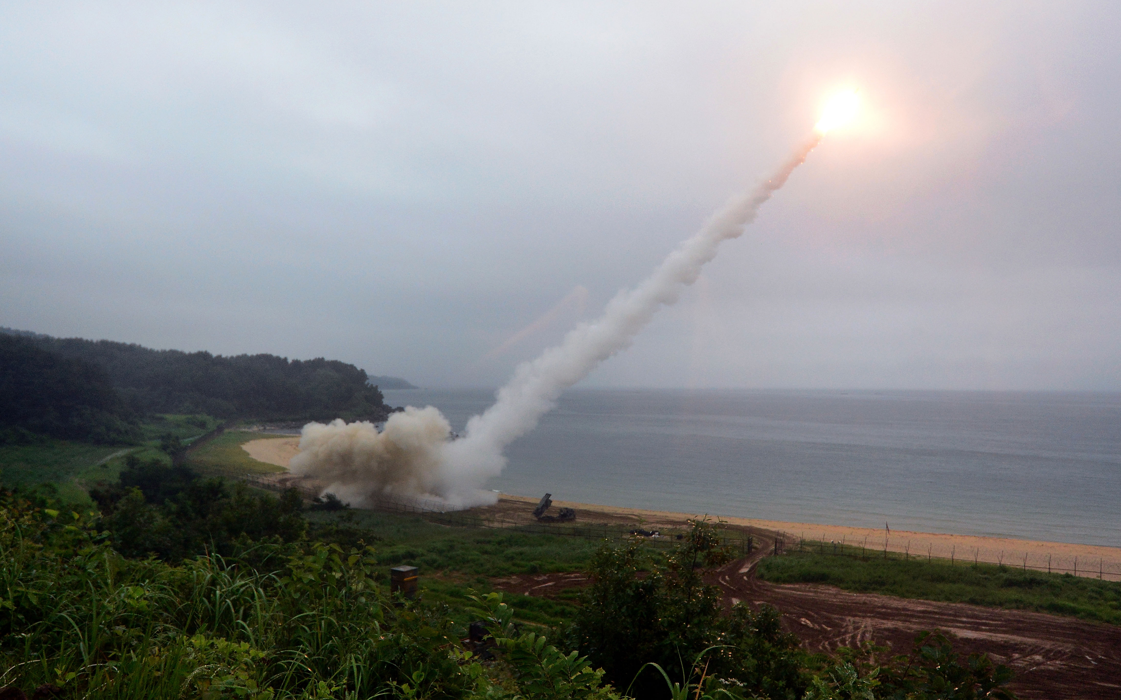Ракетни изпитания на Северна Корея (Архив)
