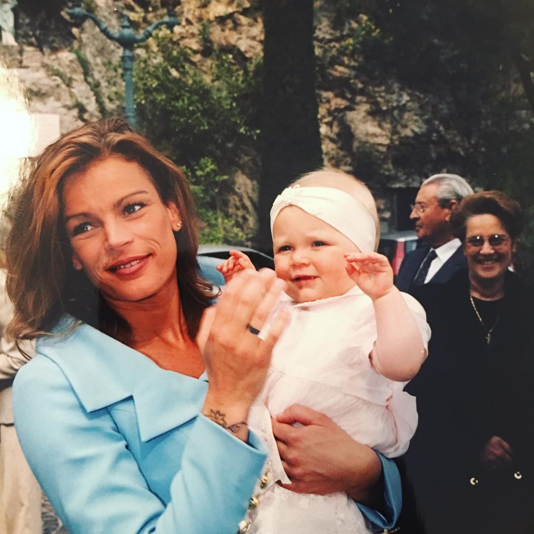 Камий Готлиб - внучка на Грейс Кели, с майка си принцеса Стефани