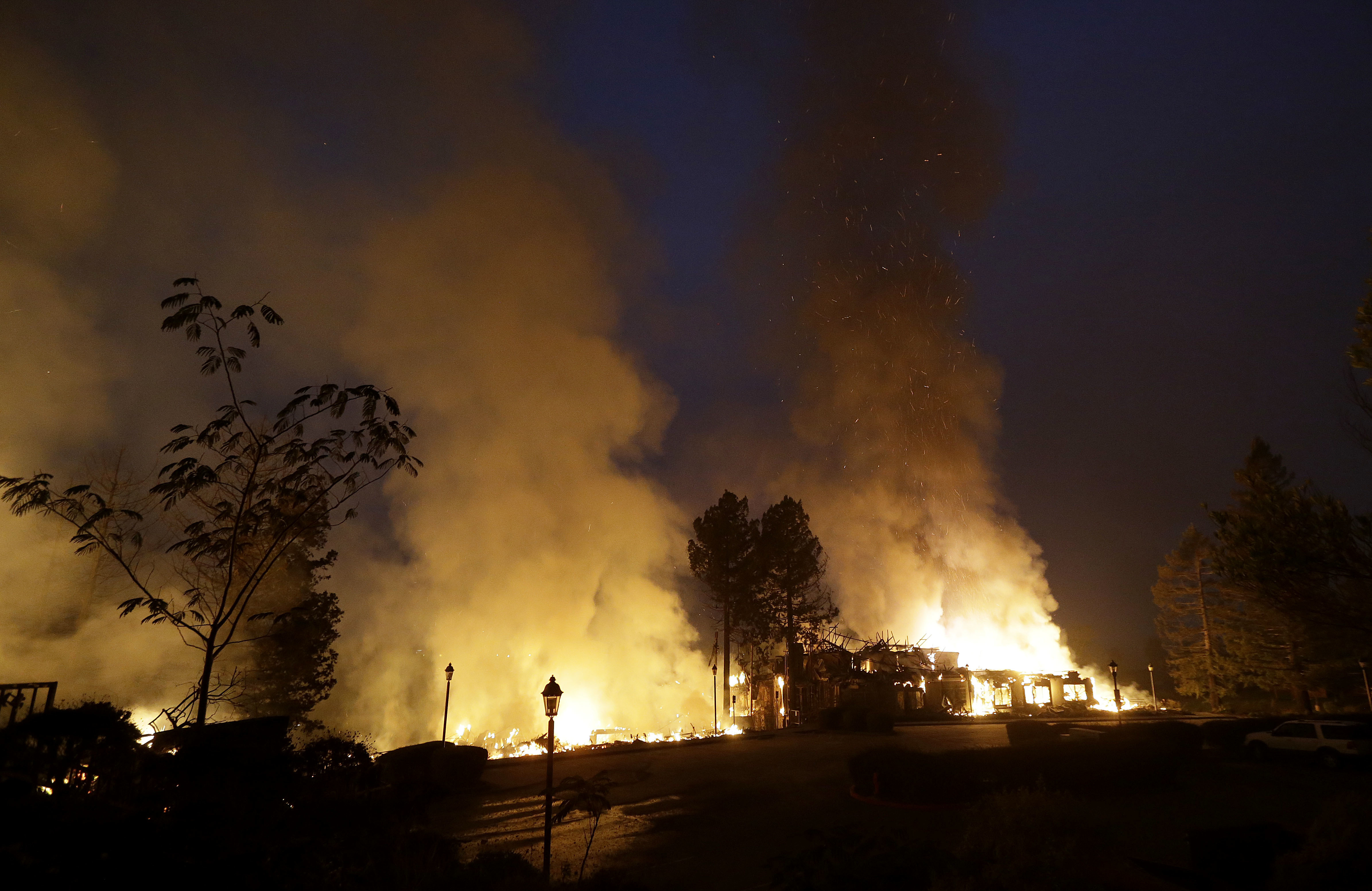 Опустошителни пожари с жертви в Калифорния