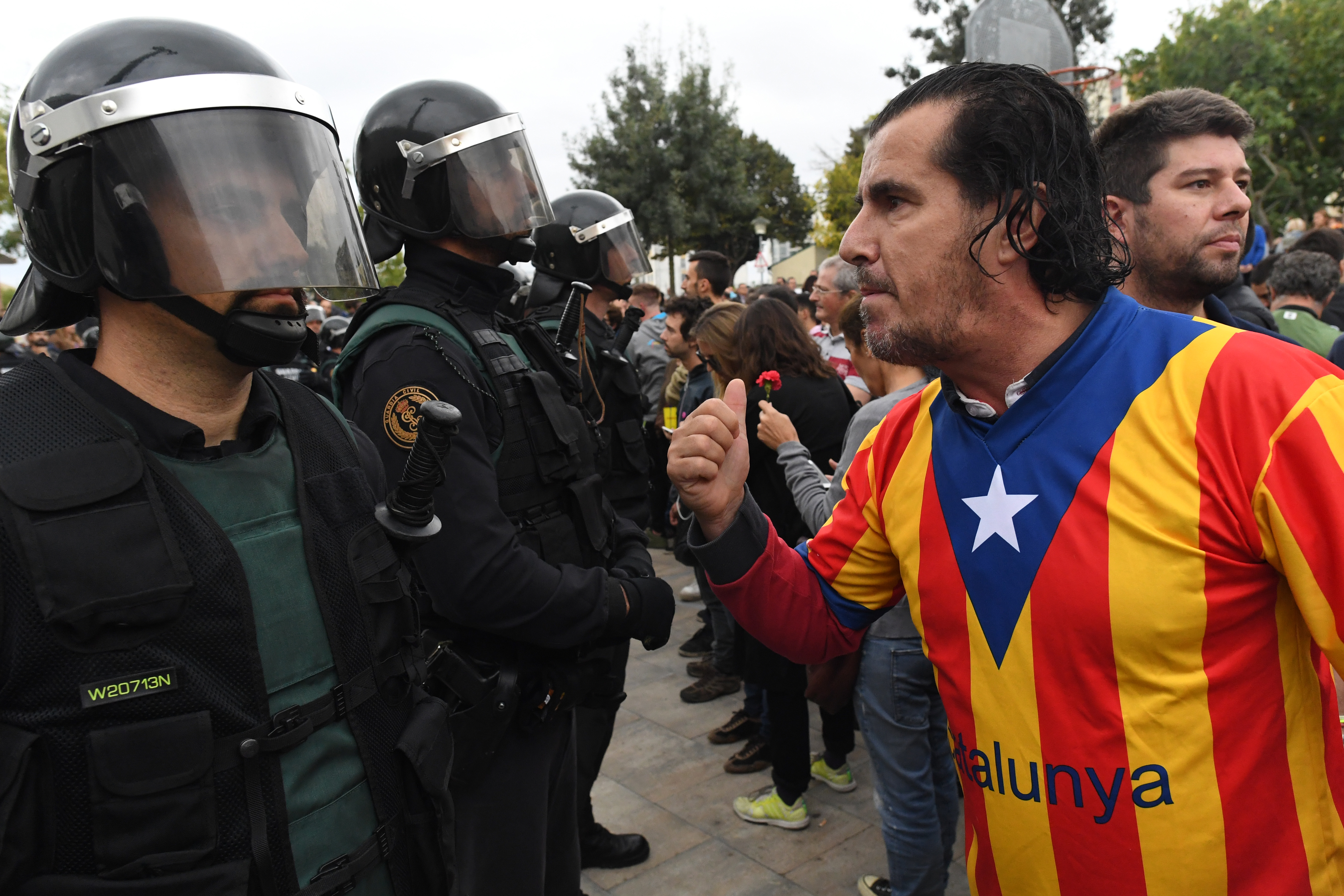 Испанските сили за сигурност са на крак в столицата на Каталуния Барселона