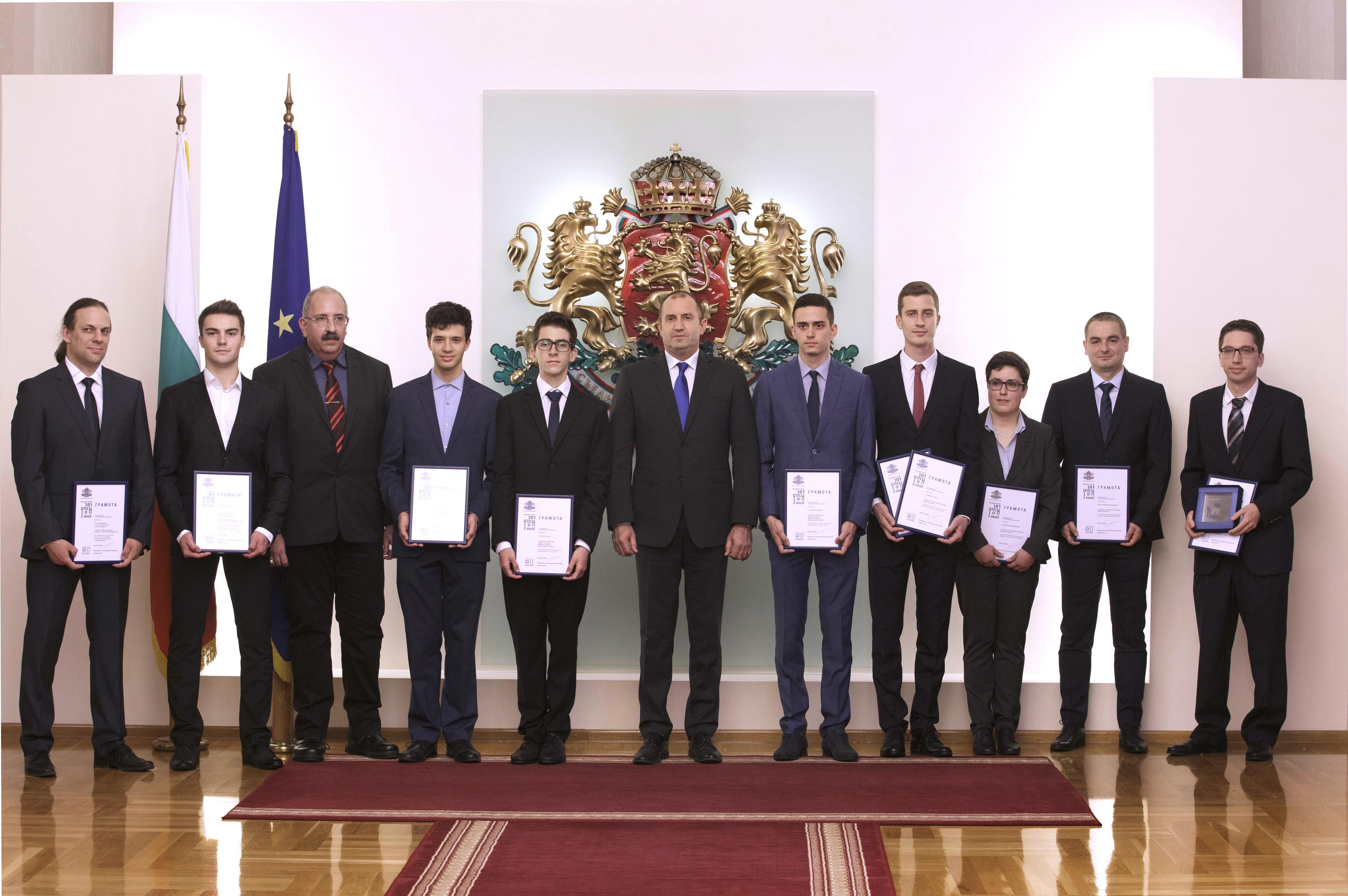 Президентът Румен Радев връчи наградите Джон Атанасов