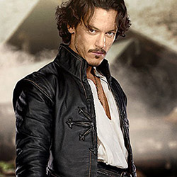 Люк Бесон снима екшън с Люк Евънс