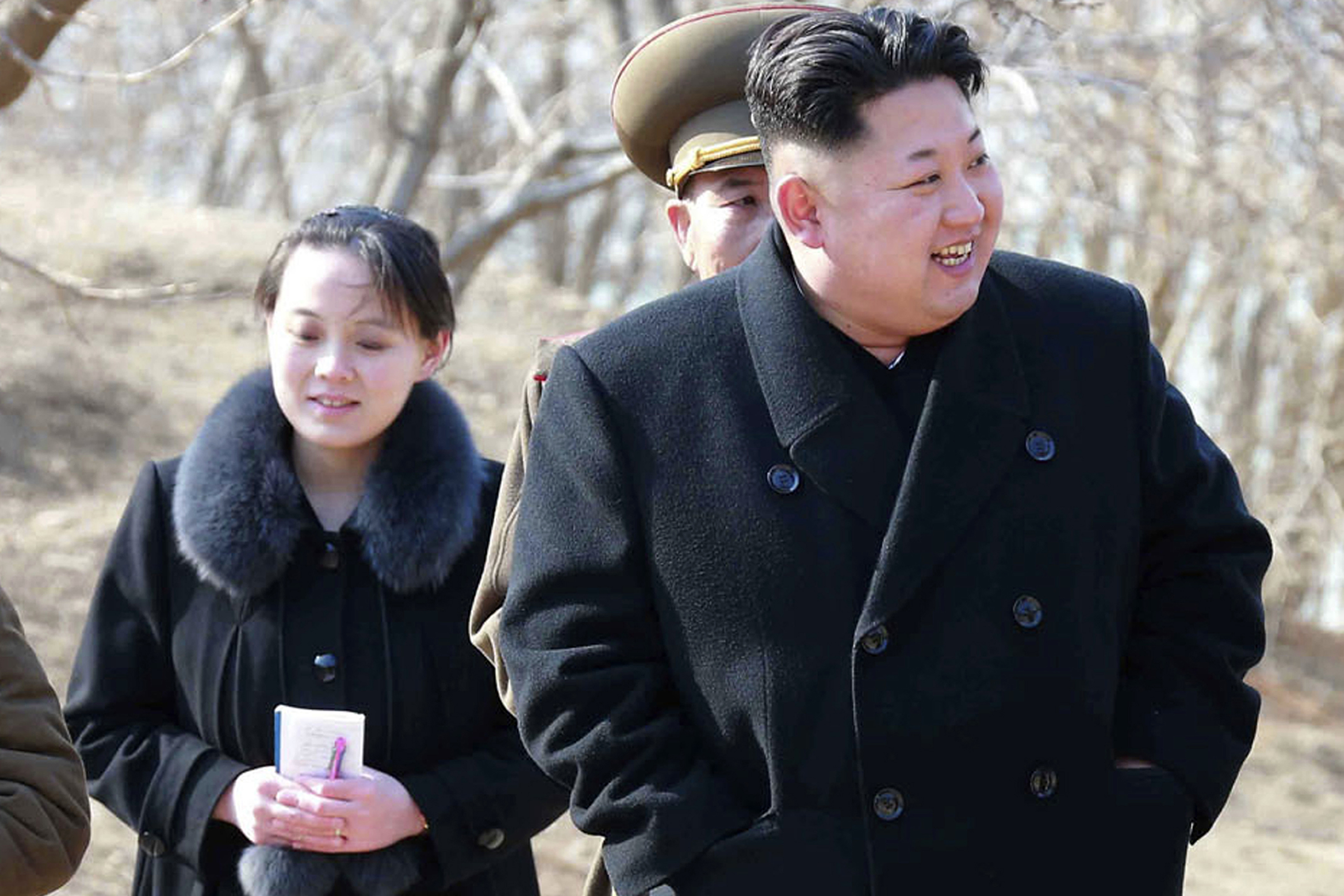 Севернокорейският лидер Ким Чен-ун заедно със сестра си Ким Йо-чен