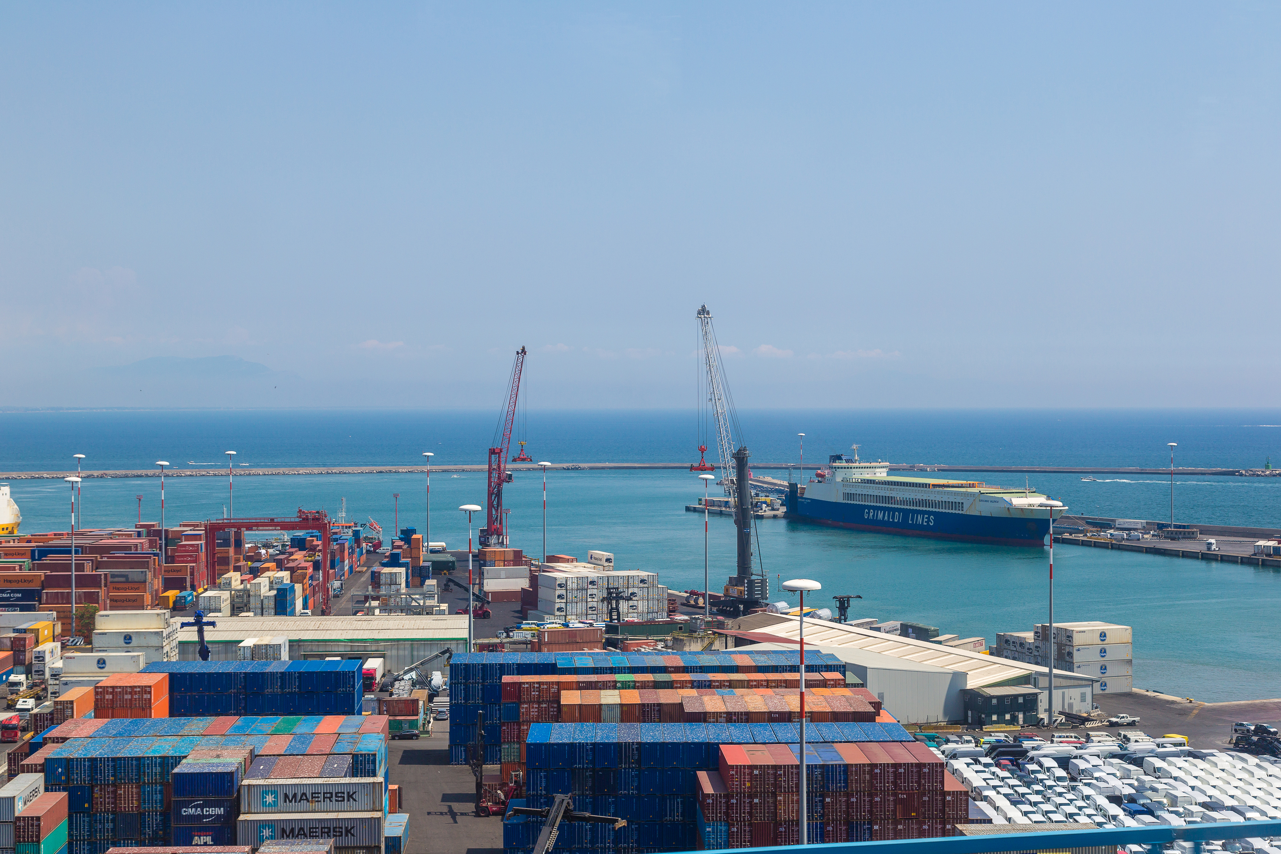 Товарът от опасни отпадъци от желязо ще бъде разтоварен и поставен под запор в международното пристанище в Салерно