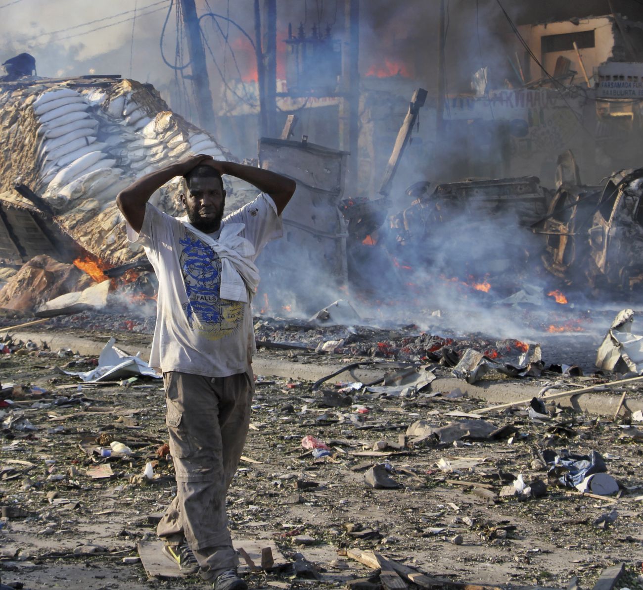 Над 300 човека са загинали при атентат в Могадишу