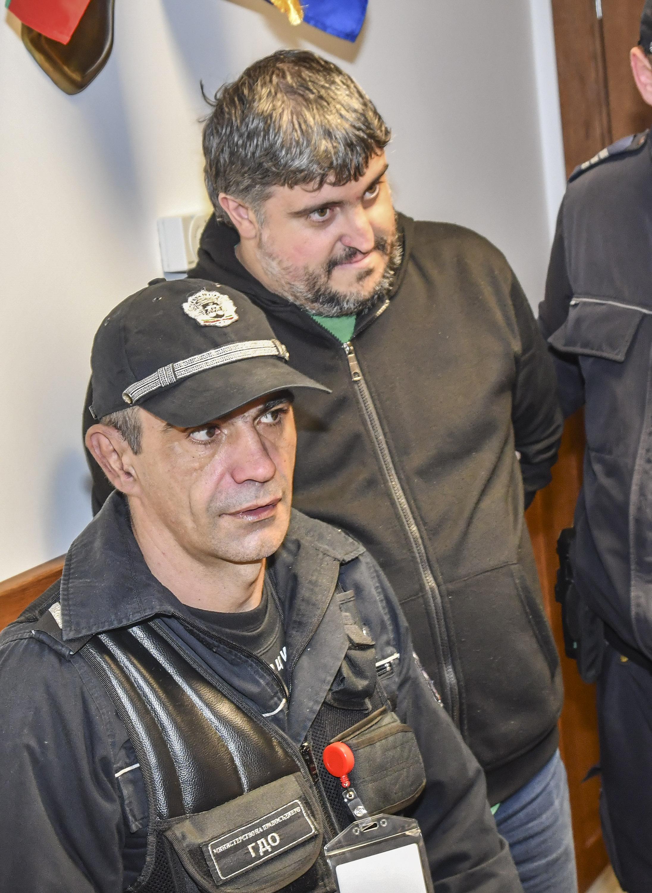 Засега Спас Василев от Кочериново е обвинен само за измама от преди 5 г. за 490 лв.