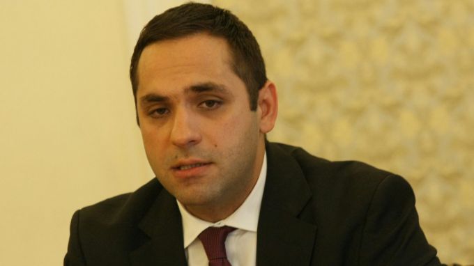 Емил Караниколов ще бъде изслушан в парламентарната комисия за наблюдение на приходните агенции