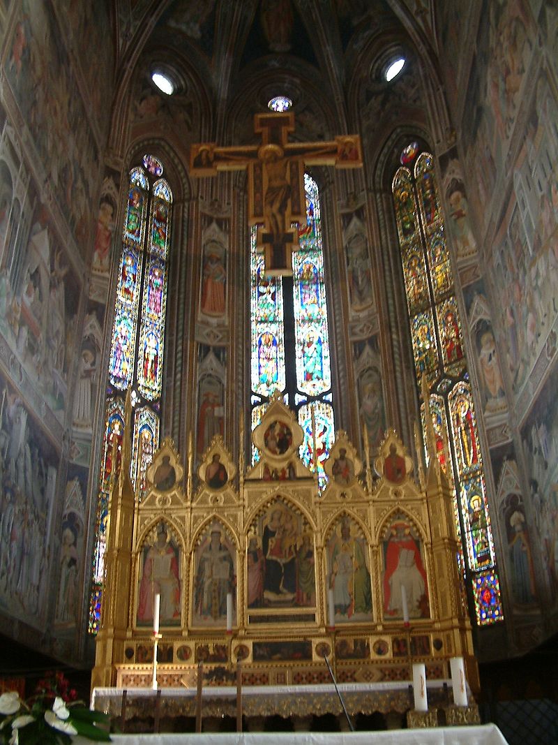 Базилика „Санта-Кроче“ е известна с фреските на Джото и това, че е гробница на много известни личности на Италия