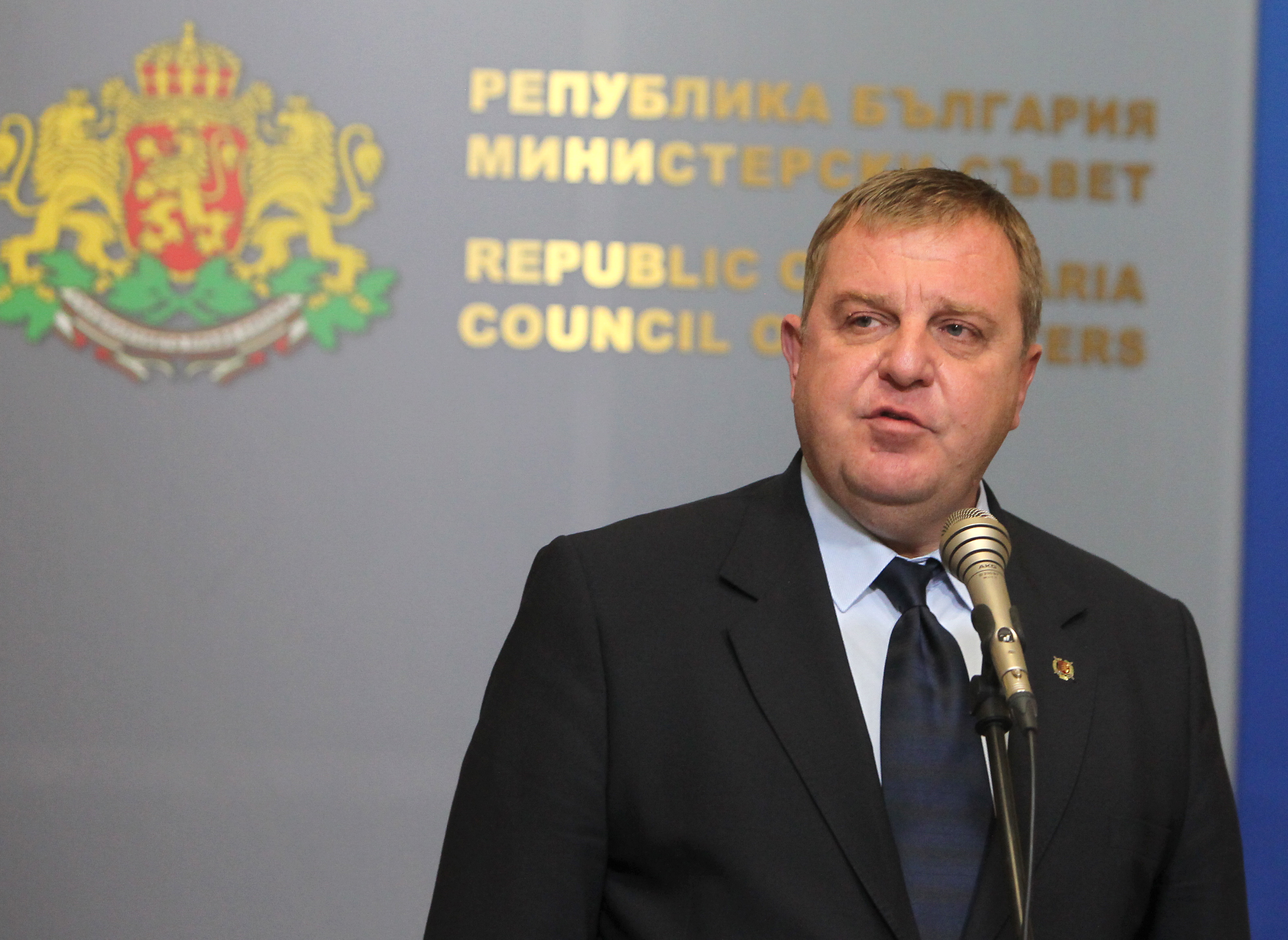 Каракачанов: ДПС не могат да преживеят, че не въртят обръчи