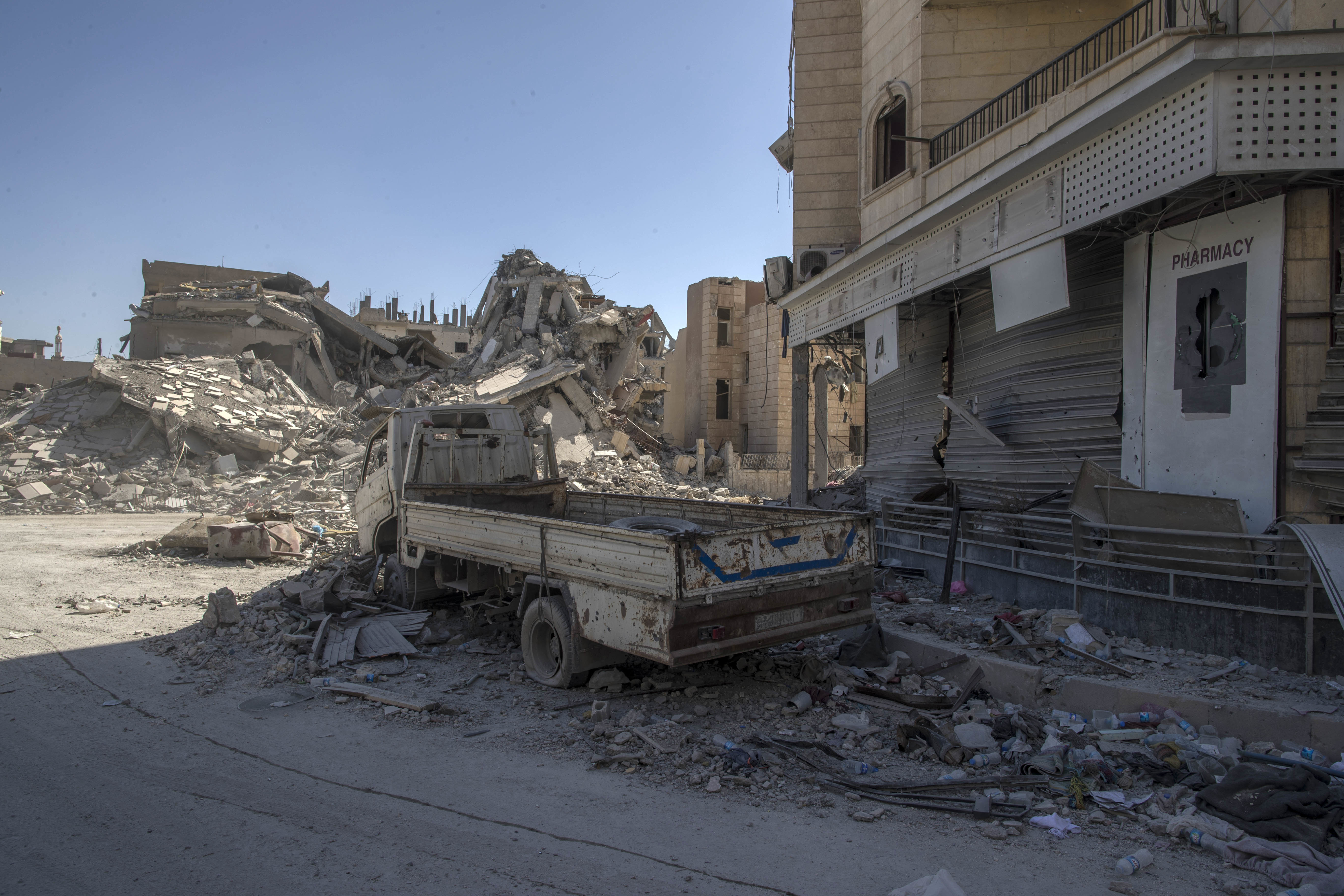 Град Ракка в Сирия е полуразрушен от многомесечни бомбардировки