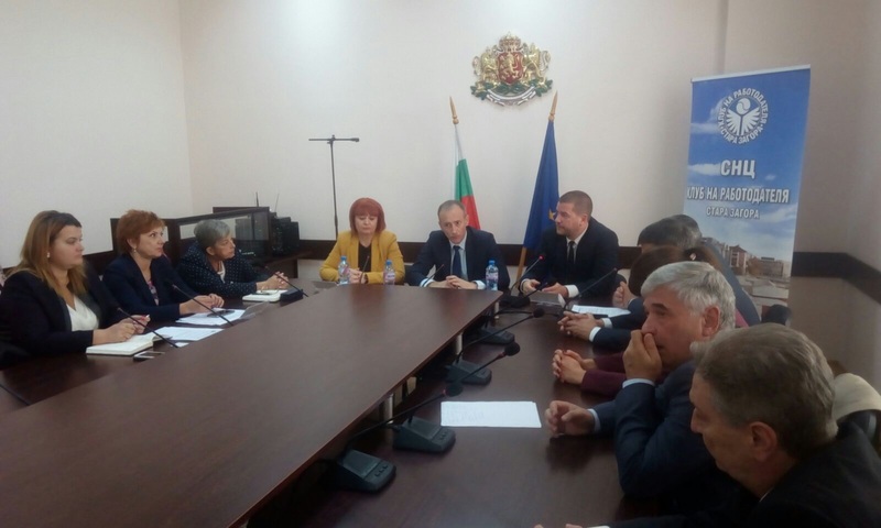 Министър Красимир Вълчев на среща с работодателски организации в Стара Загора