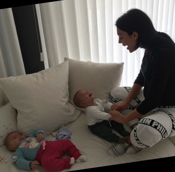 Джорджина Родригес с бебетата на Роналдо