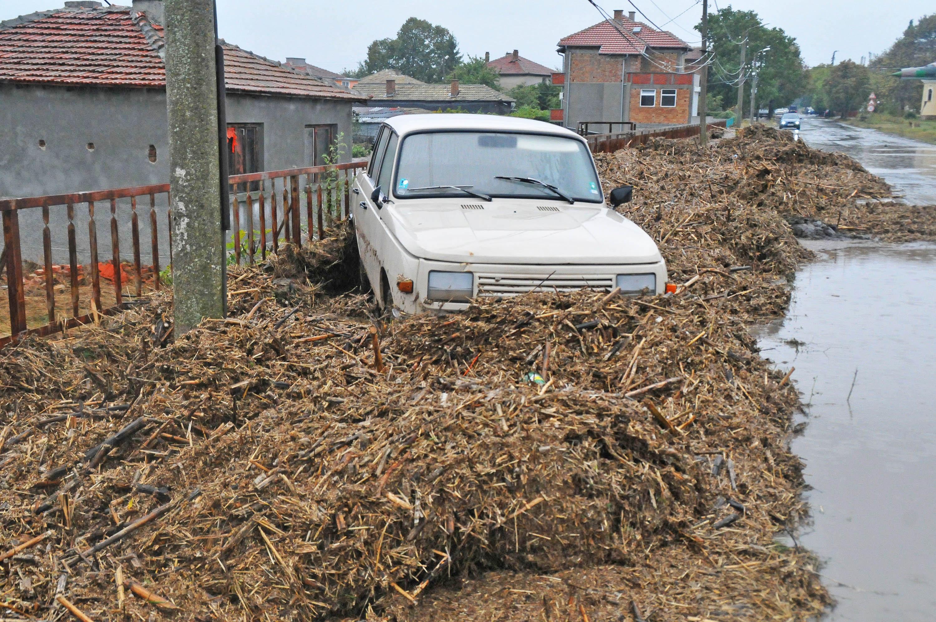 Село Равнец пострада сериозно при наводненията