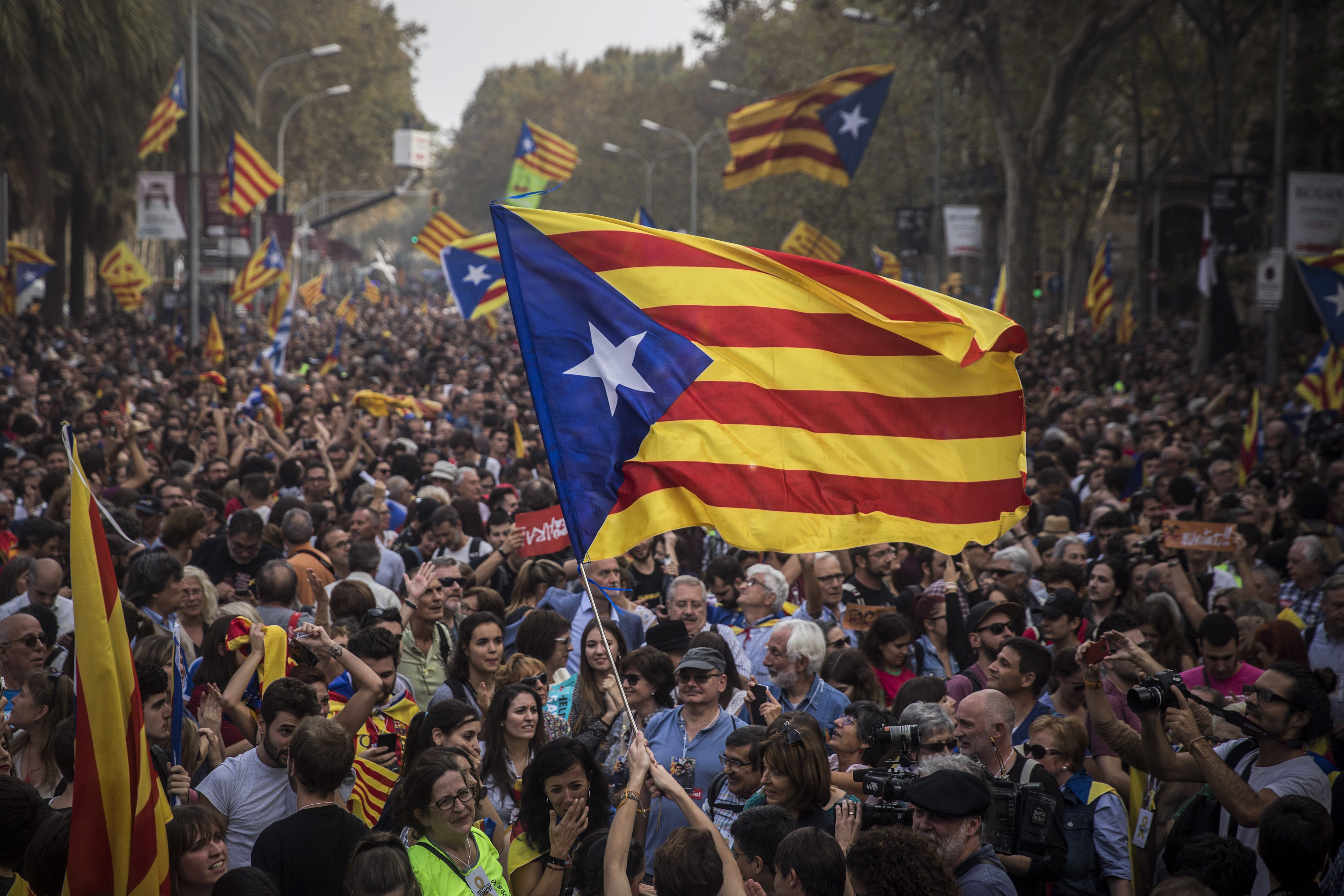 Двоен политически трус в Испания, а сега накъде