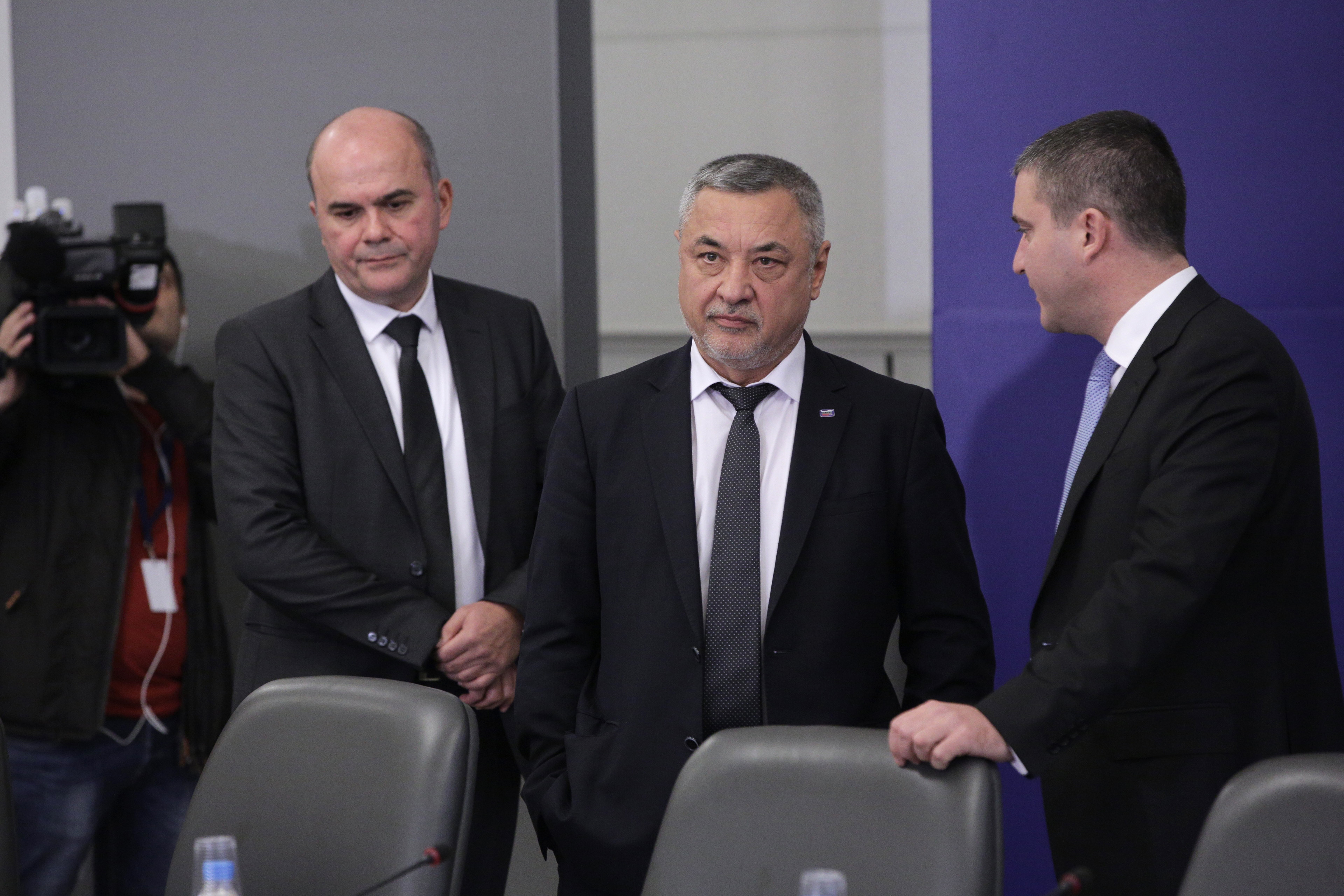 Лидерът на НФСБ Валери Симеонов бе преизбран единодушно от съпартийците си