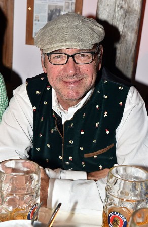 Бисексуалният Спейси: "Избирам да живея като гей"