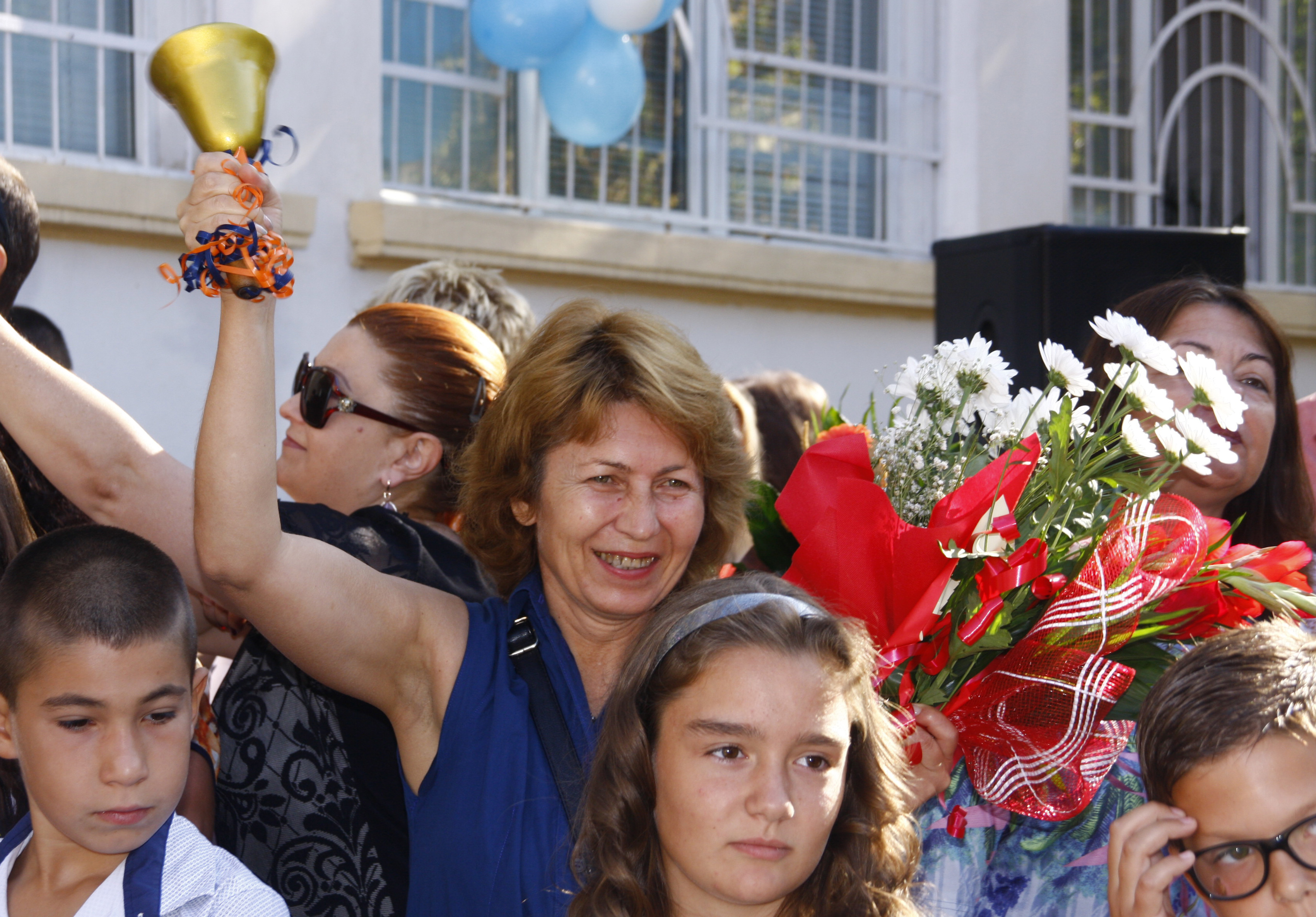 Варна забрани на учителите да приемат подаръци