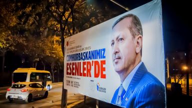 Турски дипломати и чиновници бягат в Германия