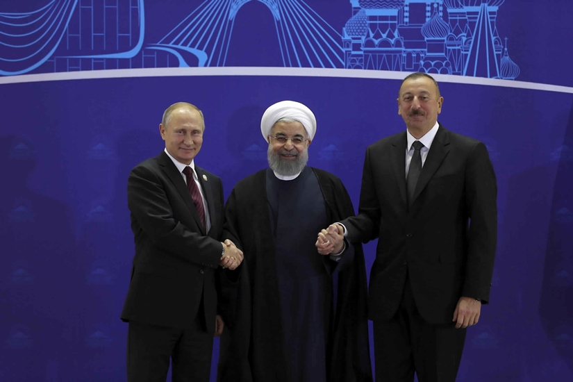 Путин на стратегическа тристранна среща в Техеран