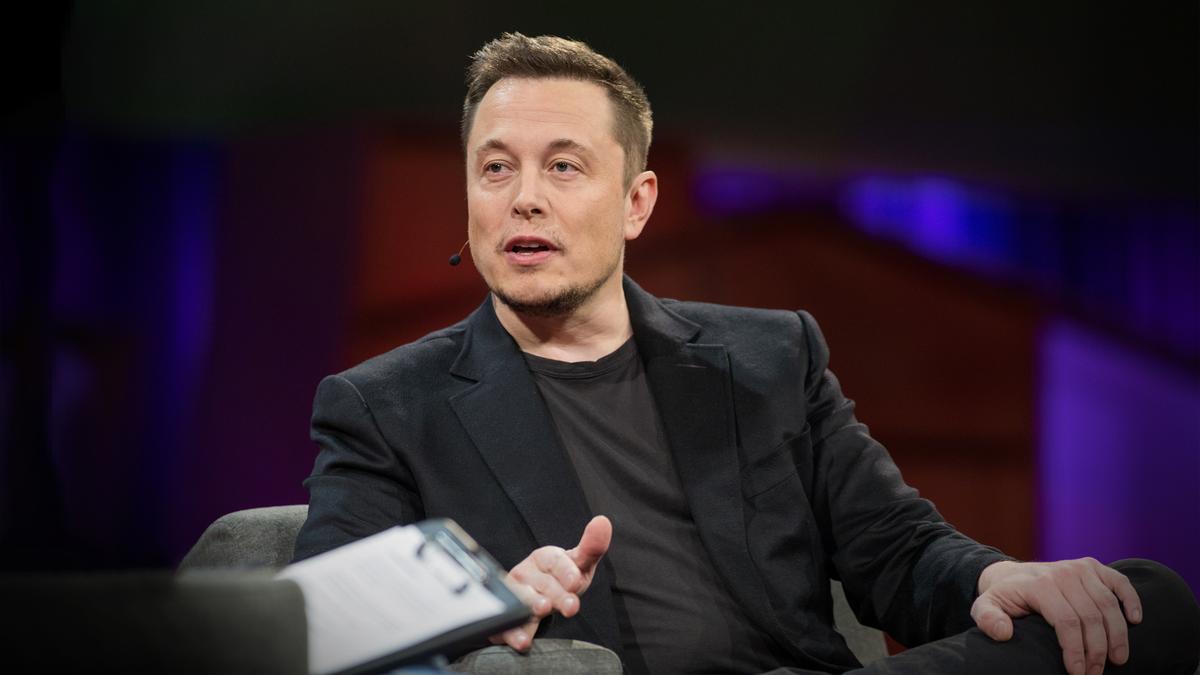 Илон Мъск: Автопилотът на Tesla е като човек