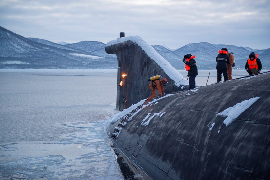 Руска подводница в Арктика