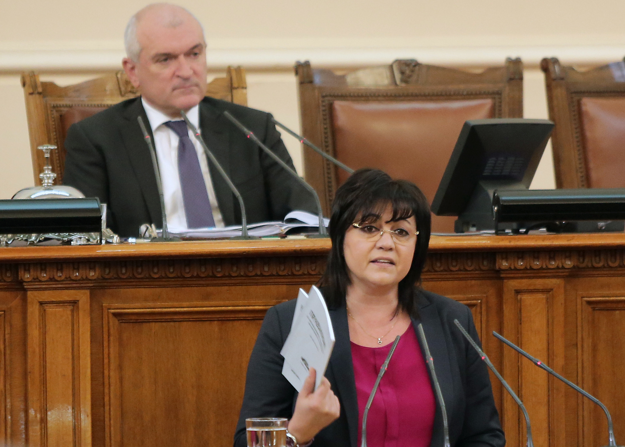 Корнелия Нинова получи мандат да подпише като съвносител предложението за допълнение на Конституцията