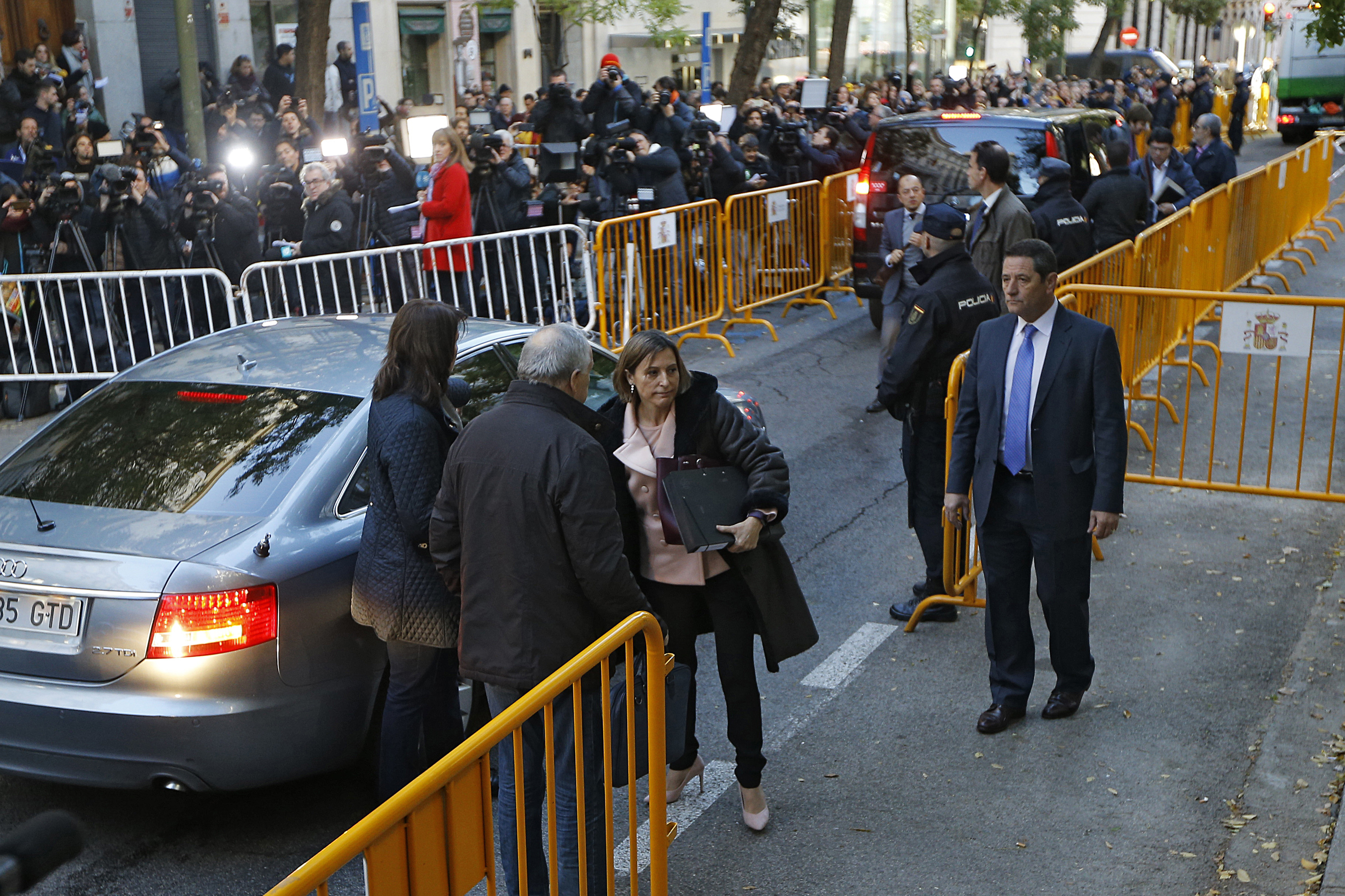 Сред задържаните днес е и Карме Форкадел, бившата председателка на каталунския парламент