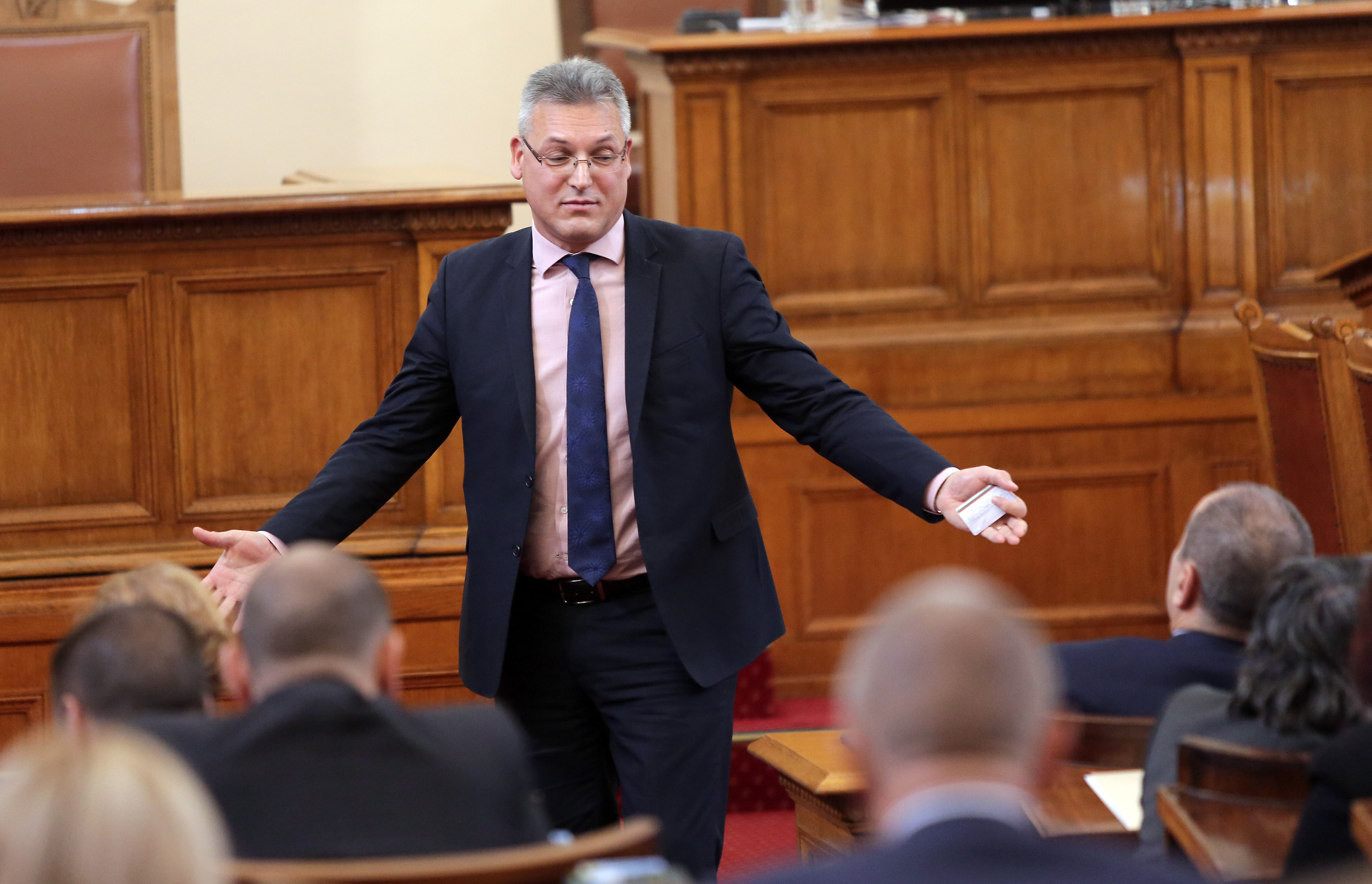 Валери Жаблянов по време на парламентарно заседание