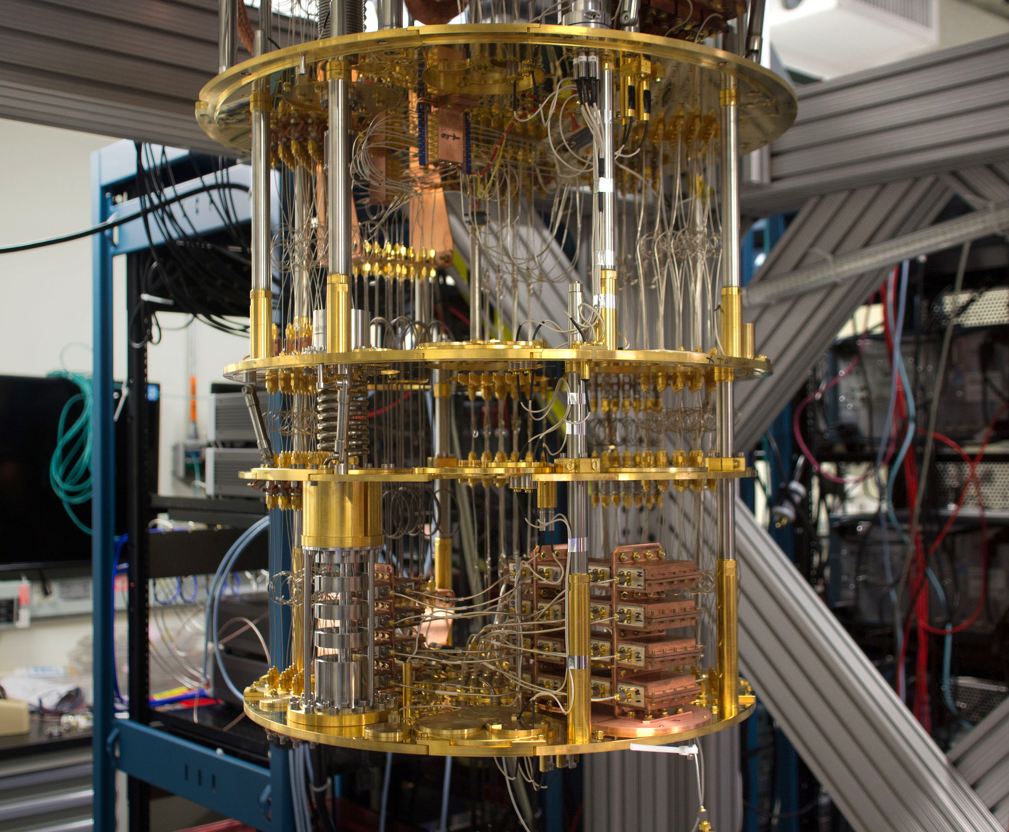 IBM има прототип на квантов процесор