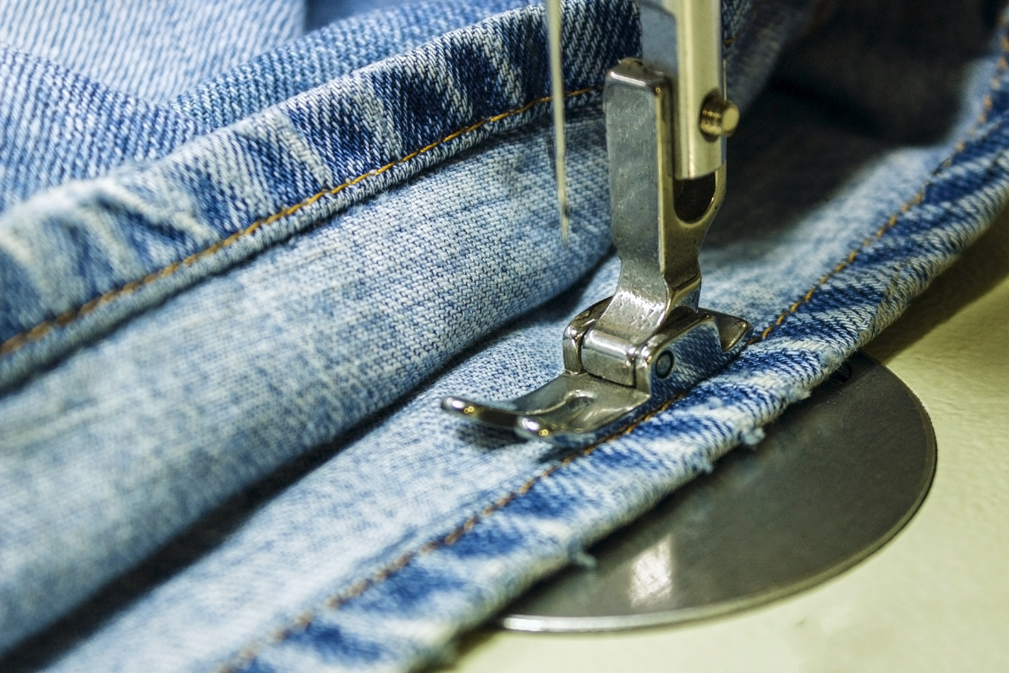 Зад етикета ”Made in EU” често се крие факта, че съответното марково облекло е произведено в Източна Европа с нископлатен труд