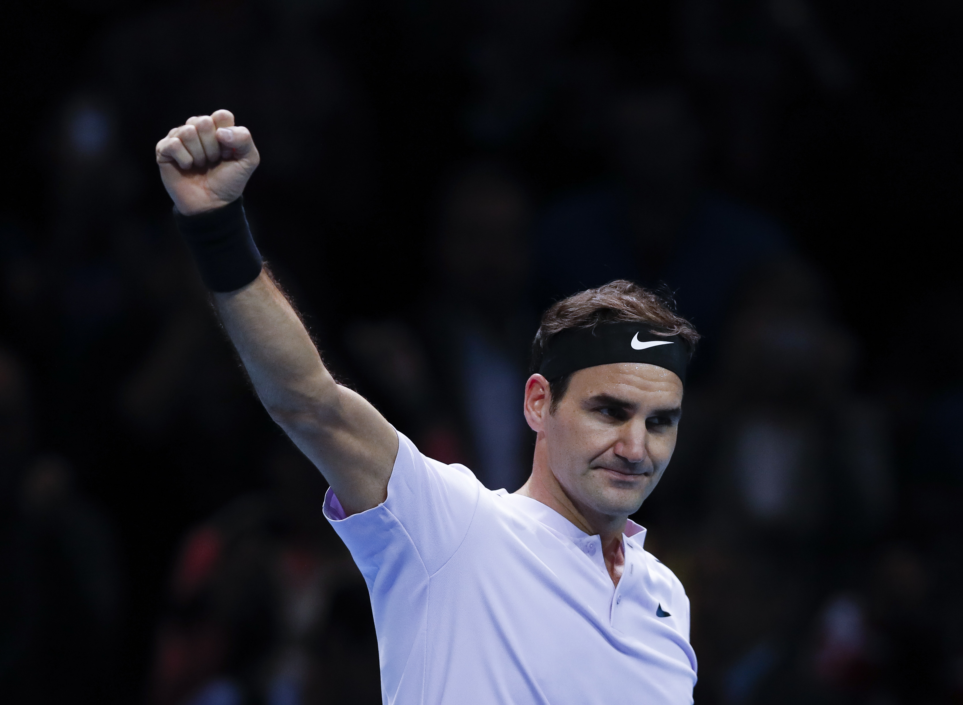 Роджър Федерер записа втора победа в Лондон