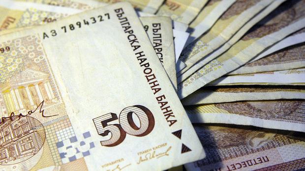 Бюджетната комисия в парламента реши да запази прага за кешовите разплащания на 10 000 лева