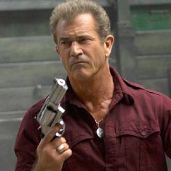 Мел Гибсън в екшън на Джо Карнахен