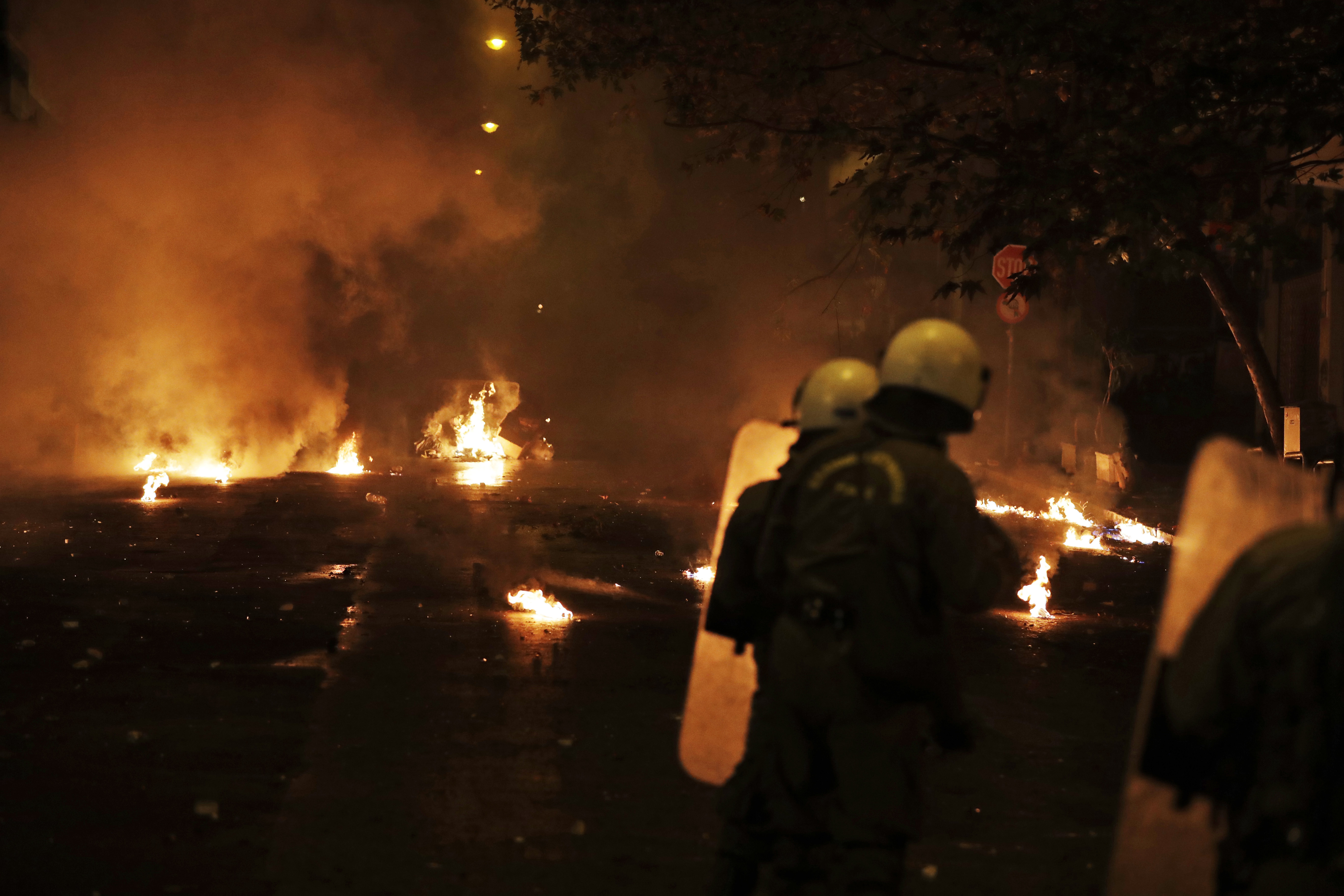 Полицията се сблъска с прояви на насилие от страна на протестиращите в Атина