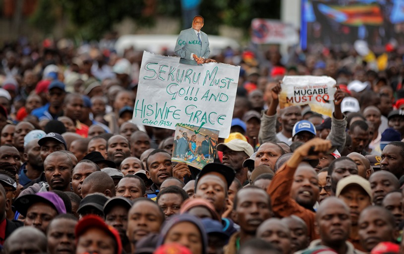 Десетки хиляди изпълниха улиците на Хараре и поискаха оставката на  президента Робърт Мугабе