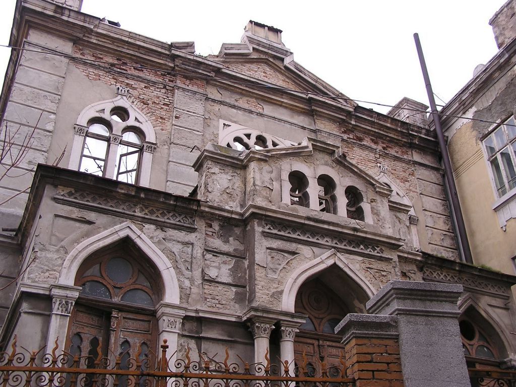 Сефарадската синагога става културен дом