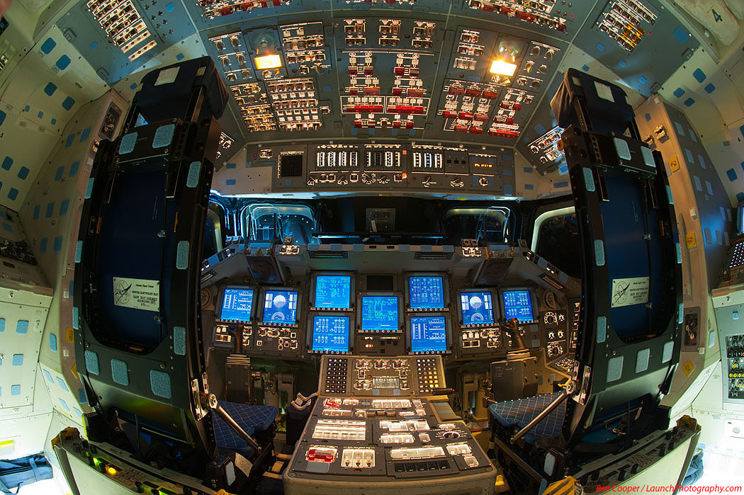 Кабината на американската совалка