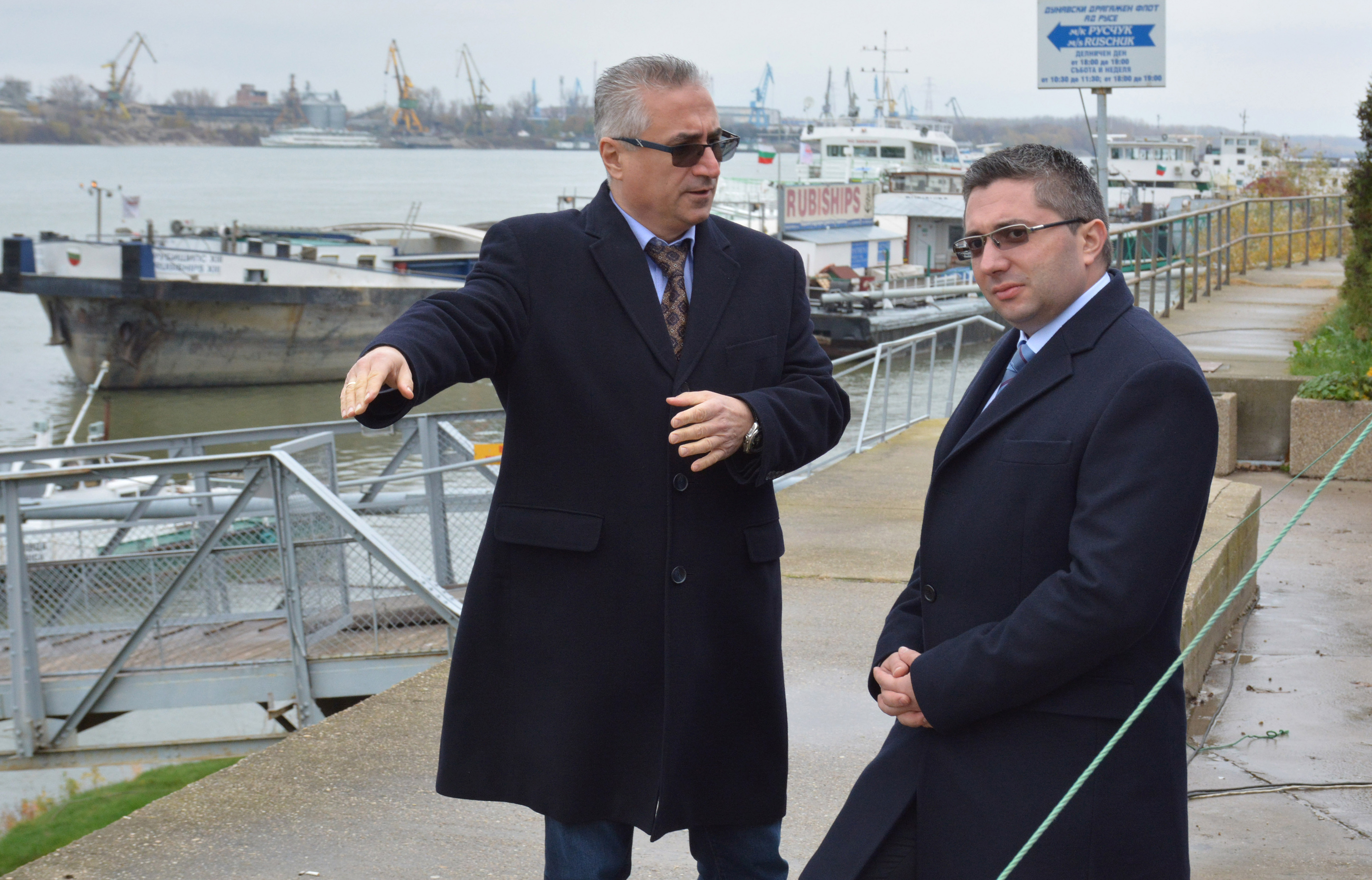 Министър Николай Нанков инспектира строителството на кораба