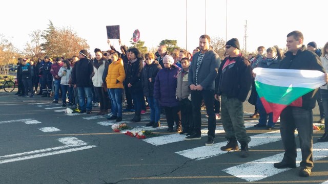 Протест и блокада заради убития на пътя 16-годишен Костадин