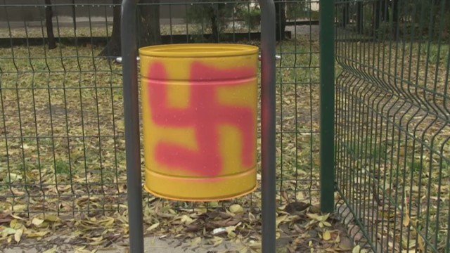  Вандали изрисуваха детска площадка в Русе 