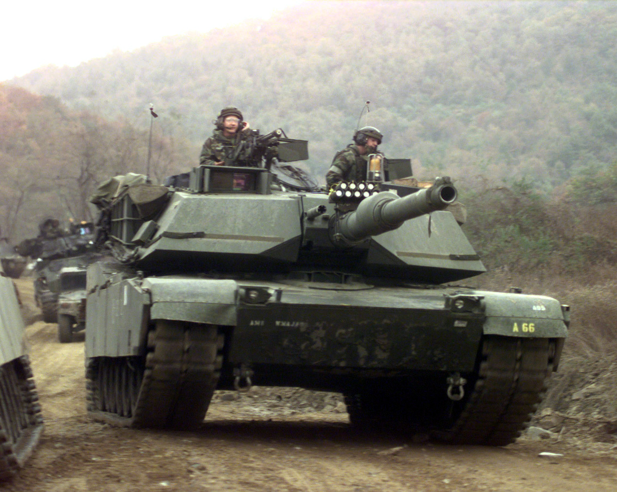М1 Abrams (Ейбрамс) е американски основен боен танк от последно поколение