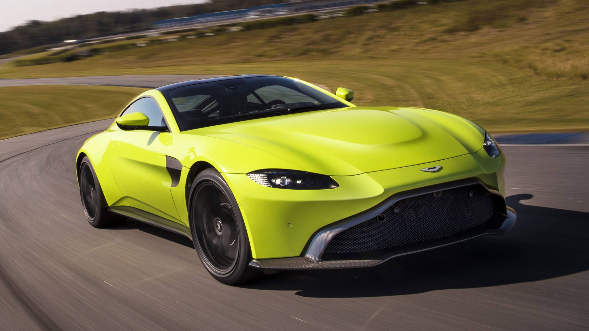 Aston Martin Vantage е новата кола за сигурност във F1
