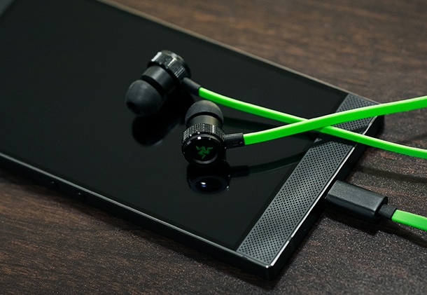 Razer пуска слушалки с USB-C вместо с жак