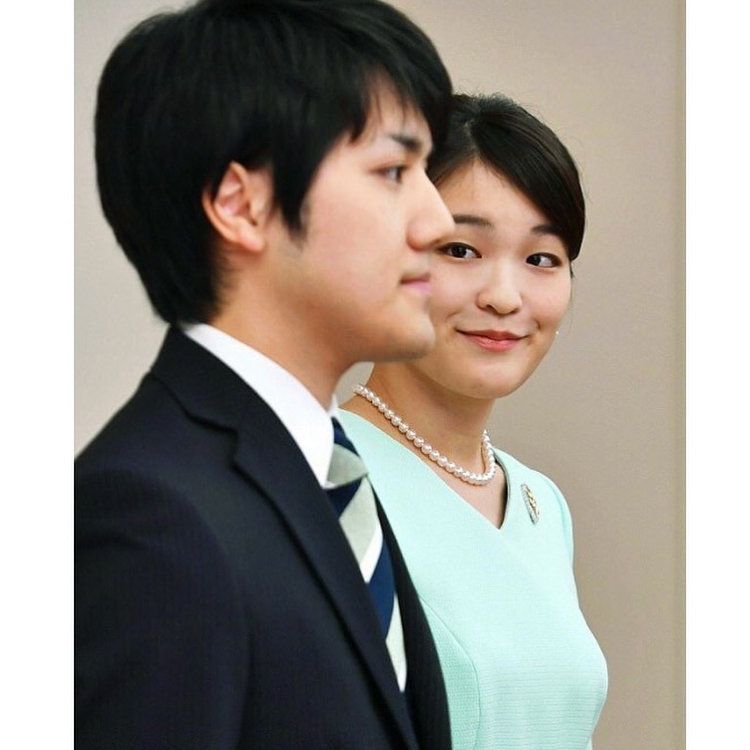 Японската принцеса Мако се омъжва след година