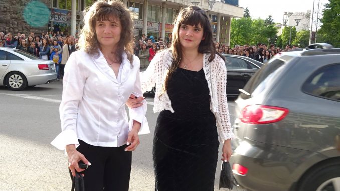 45-годишната Ваня Тодорова остава в килията, а дъщеря й Симона е под домашен арест